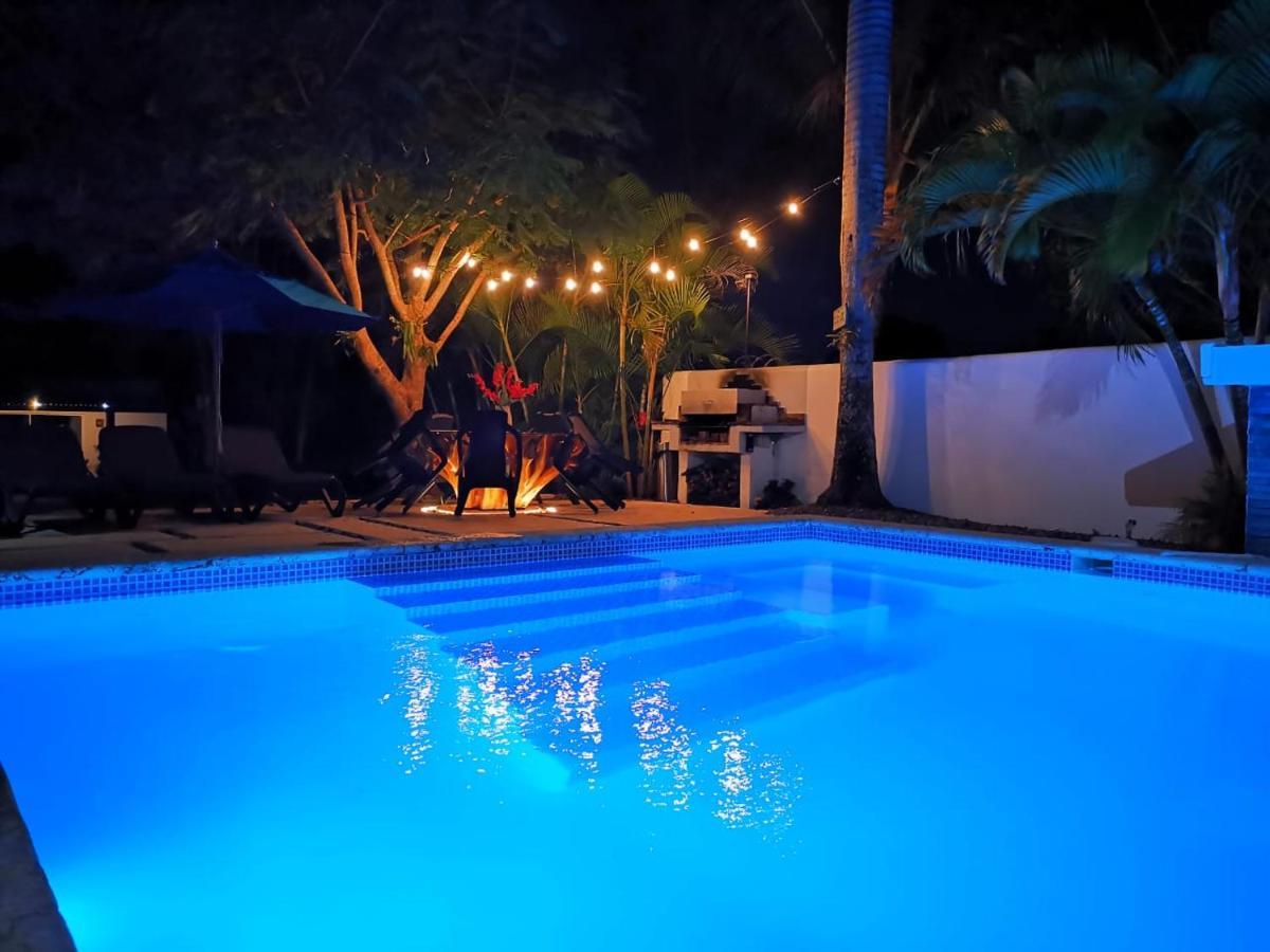 Villa Victoria Sosúa エクステリア 写真