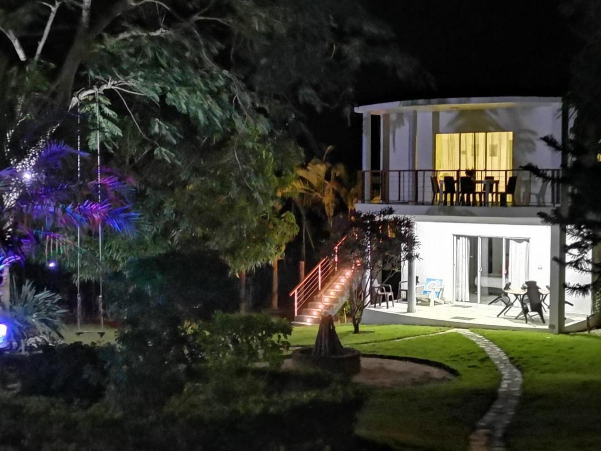Villa Victoria Sosúa エクステリア 写真